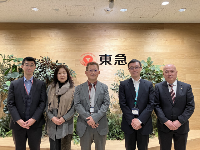 東急株式会社 （写真左から） 東急株式会社　前島様、植竹様、宮沢様、宮本様、水戸部様（築地様）